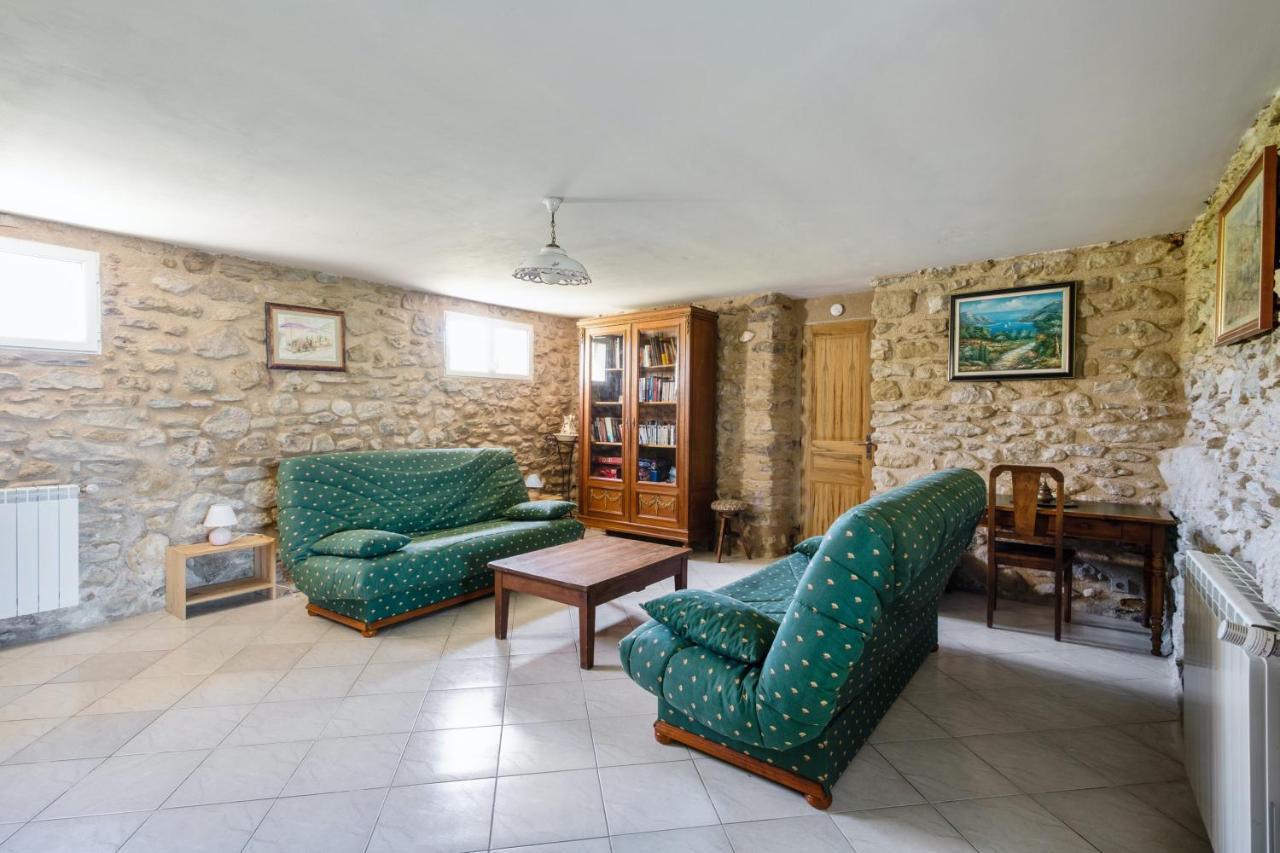 Villa Charmante A La Tour-D'Aigues Avec Piscine Privee Eksteriør billede